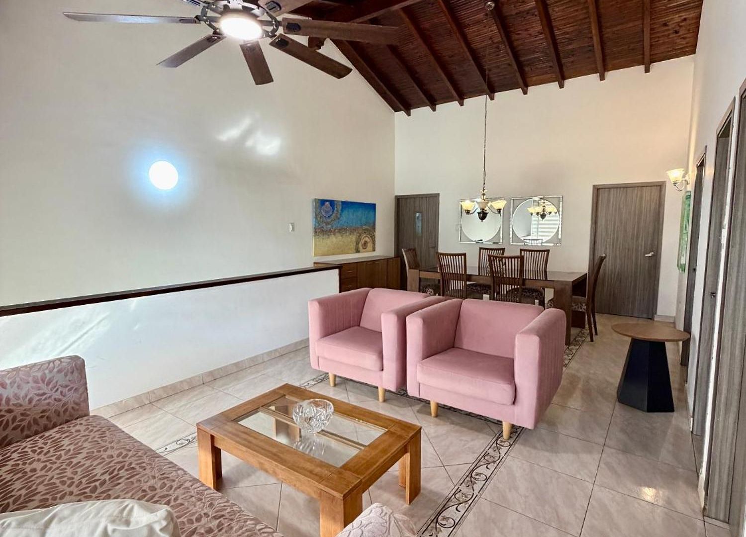 Cozy Near Airport, Beaches & Old *