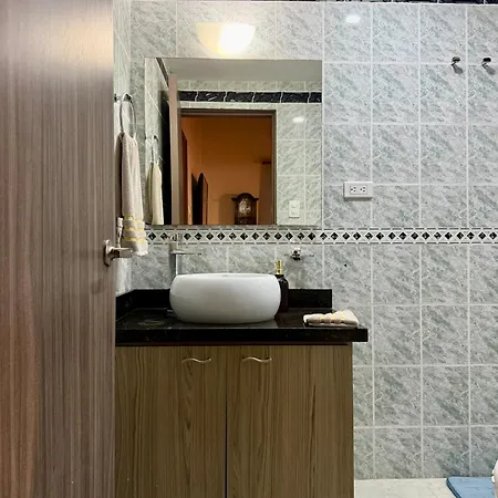 Apartamento Cozy Near Airport, Beaches & Old *