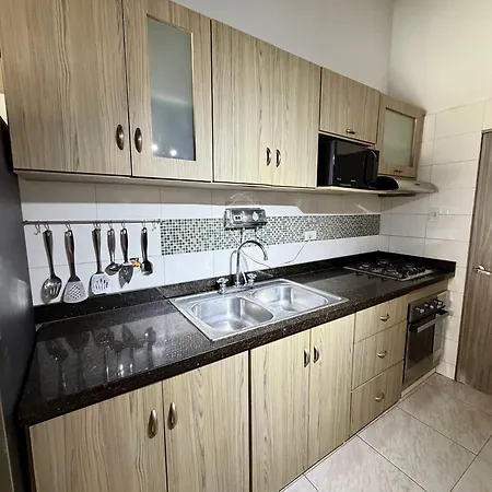 Cozy Near Airport, Beaches & Old *