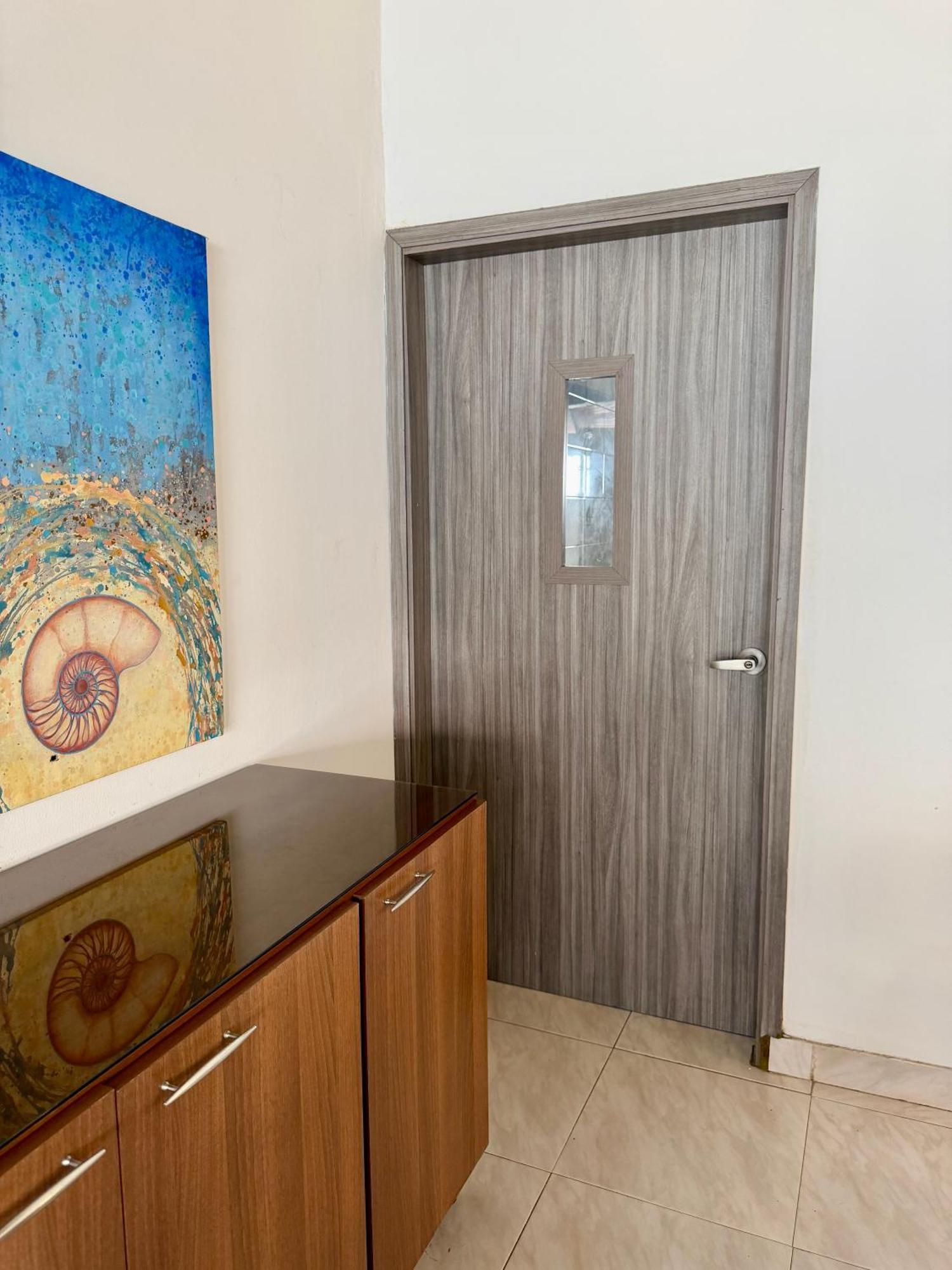 Cozy Near Airport, Beaches & Old *