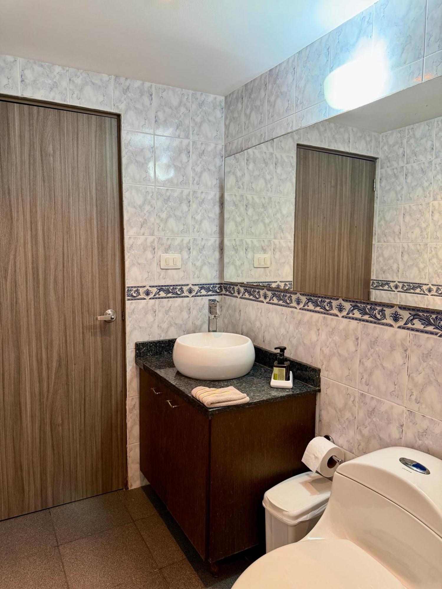 Cozy Near Airport, Beaches & Old *