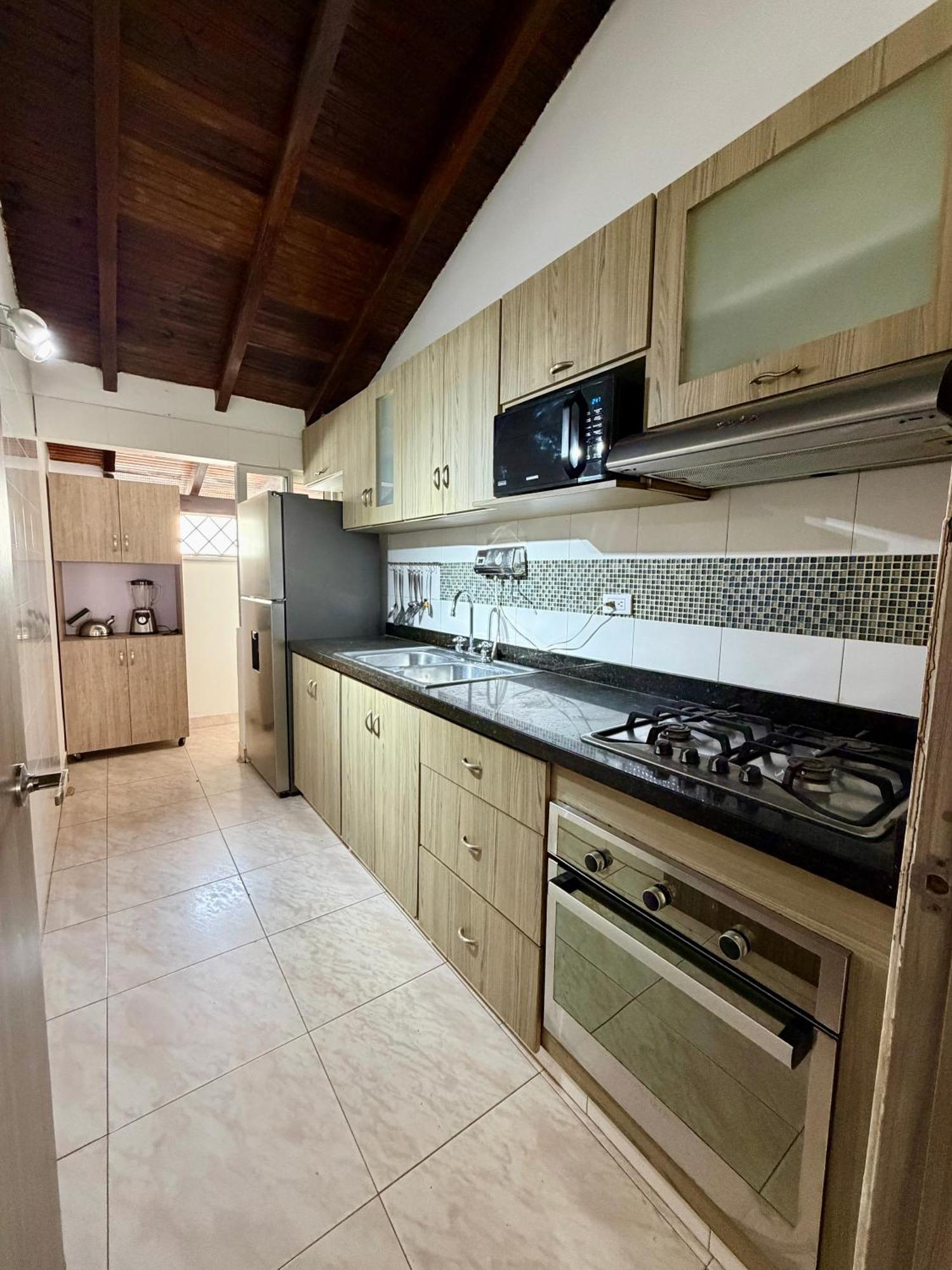 Cozy Near Airport, Beaches & Old Apartamento Cartagena
